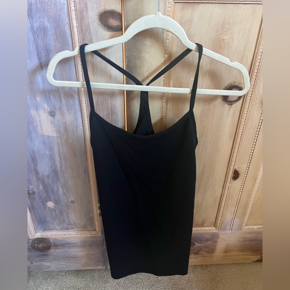 Lululemon Black racerback tank with built in bra - Size 10
